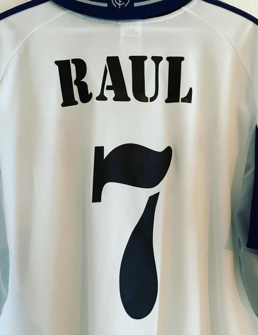 Real Madrid x Raul Gonzales Blanco Home Shirt 2000/2001 Size XL