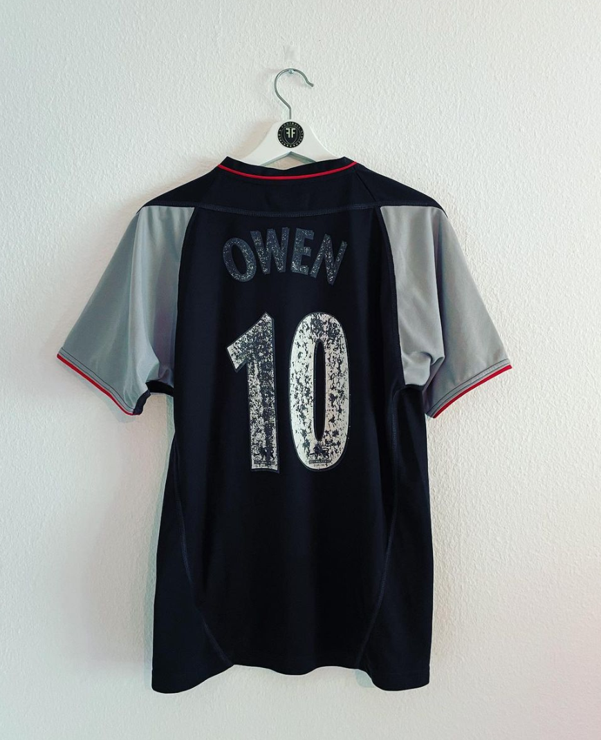 Liverpool x Michael Owen Away Shirt 2003/2004 Size M