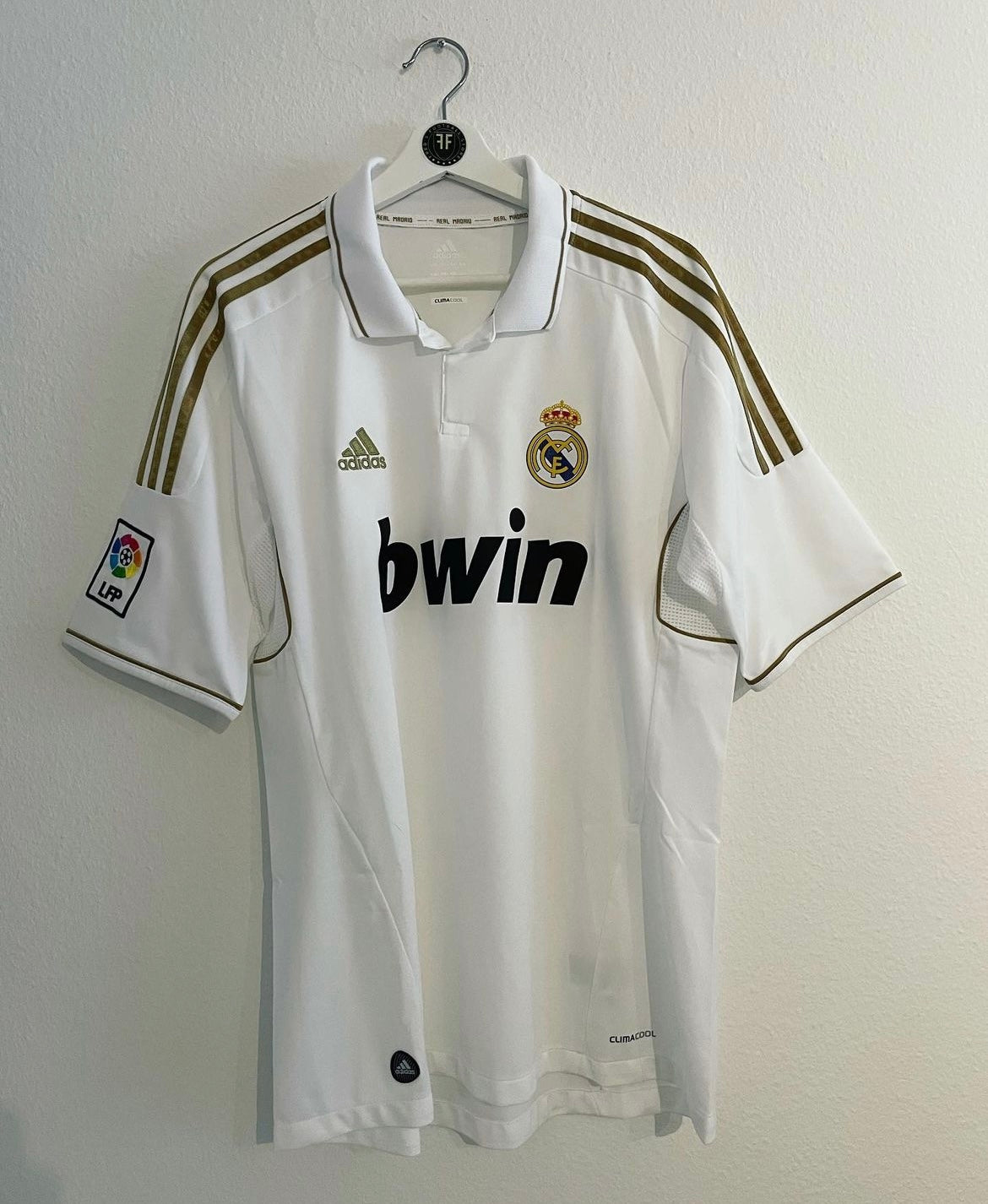 Real Madrid Home Shirt 2011/2012 Size L