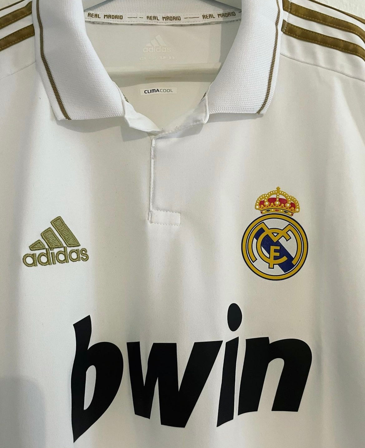 Real Madrid Home Shirt 2011/2012 Size L