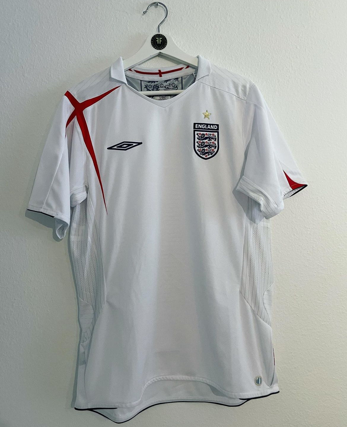 England Home Shirt 2005/2006 Size L