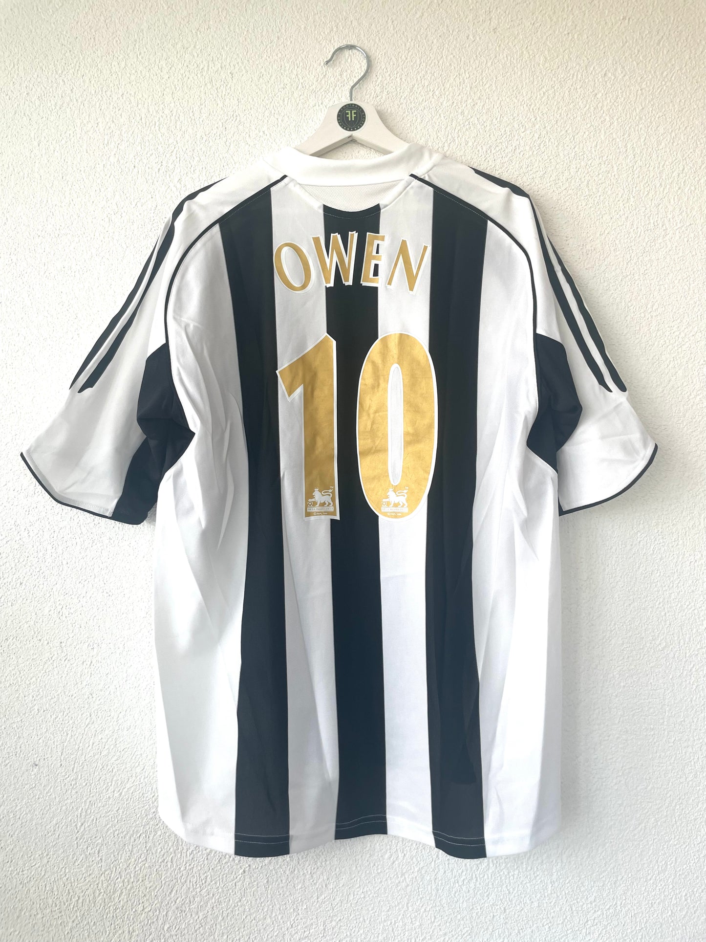 Newcastle United x Michael Owen Home Shirt 2006/2007 Size M