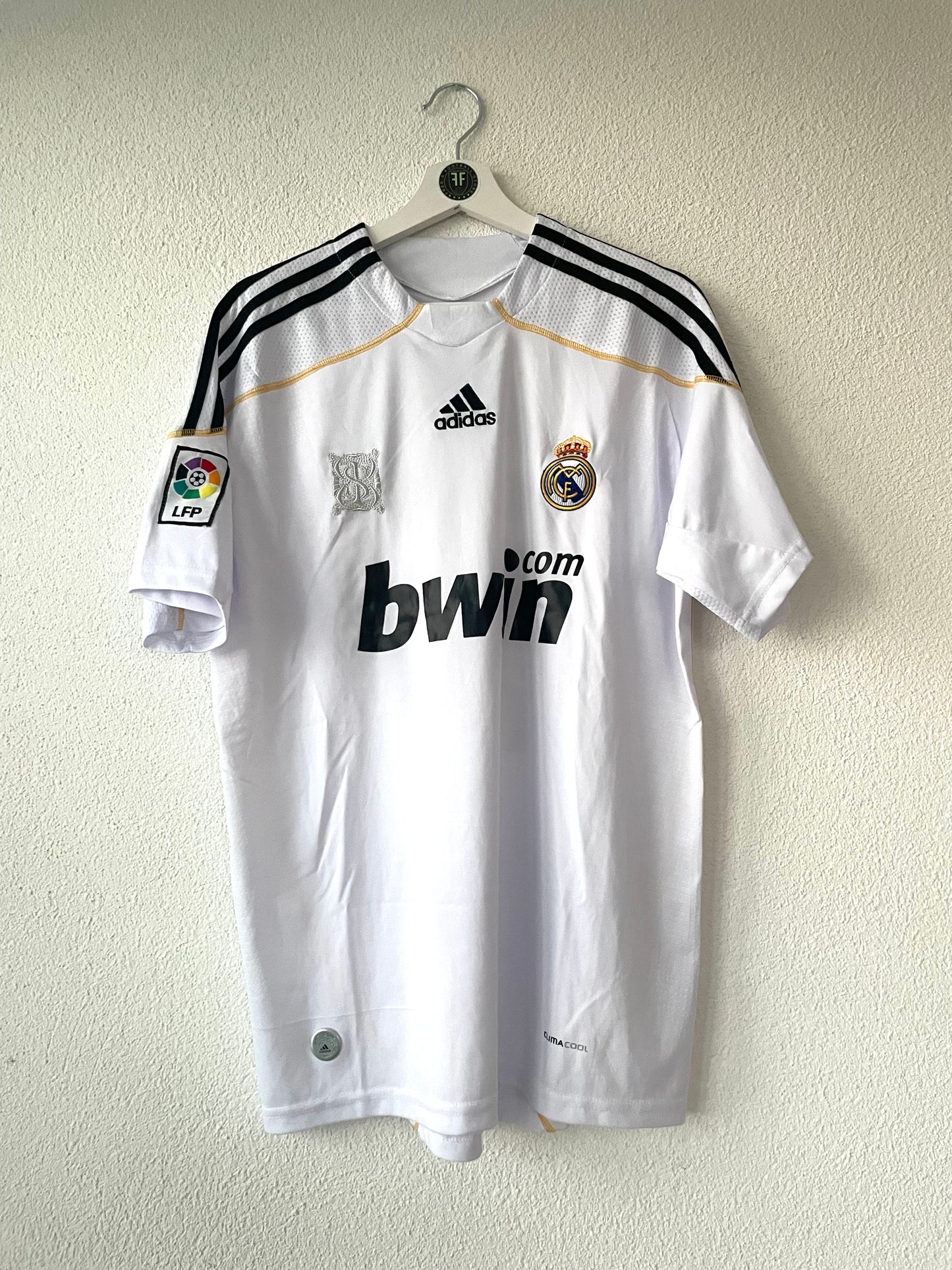 Real Madrid x Raul Gonzales Home Shirt 2009/2010 Size L