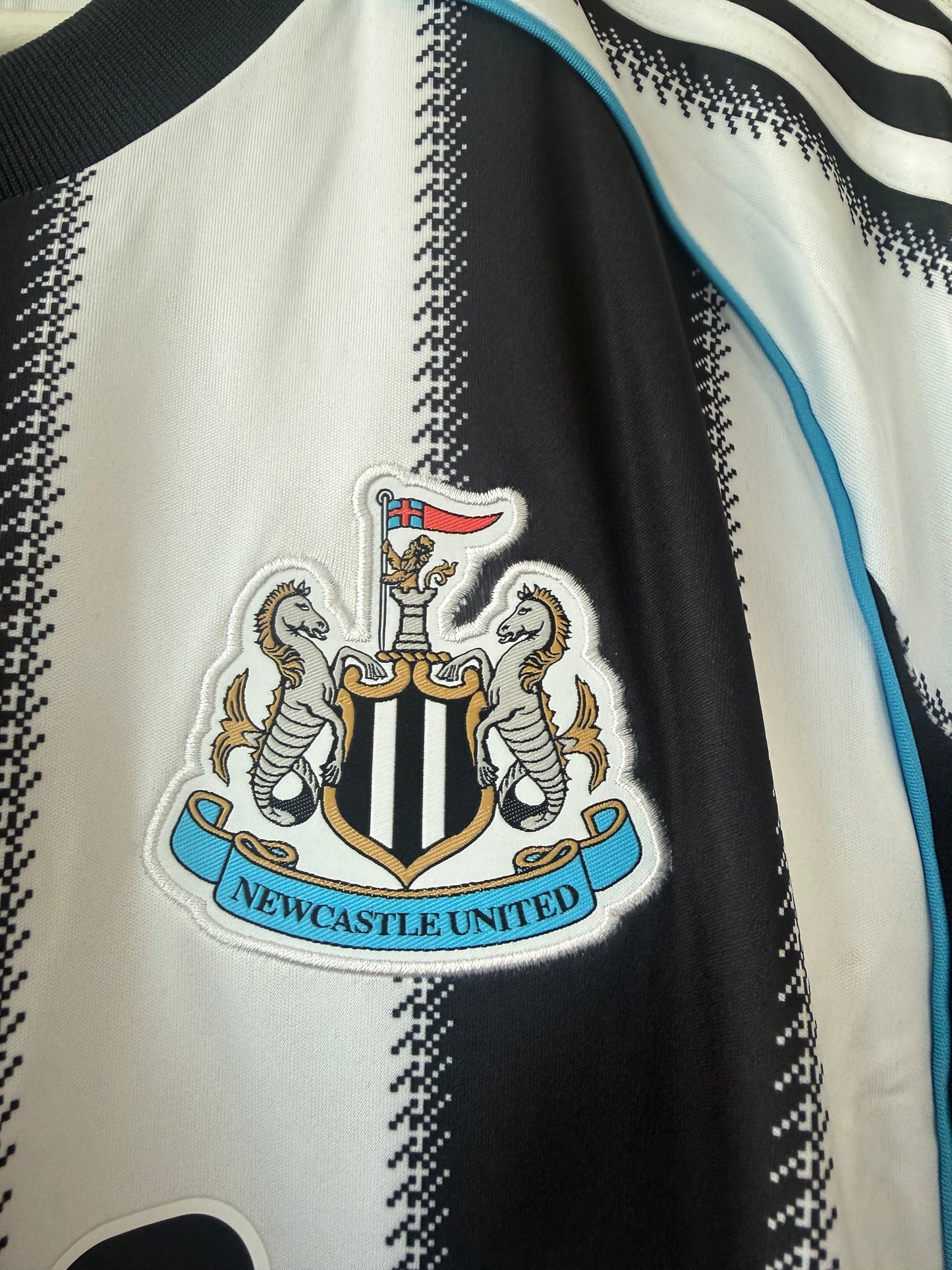 Newcastle Home Shirt 2025/2026 Size M